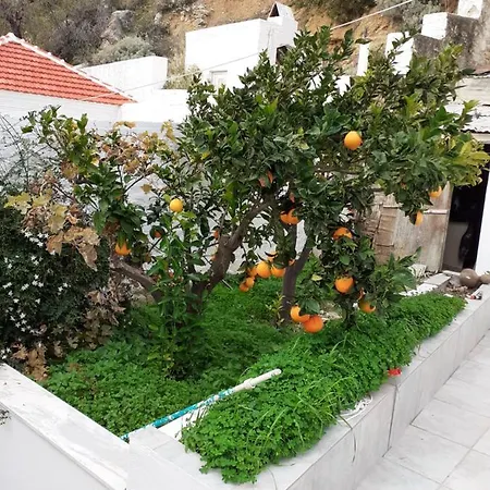 Holiday home Aperi Village House Voladha