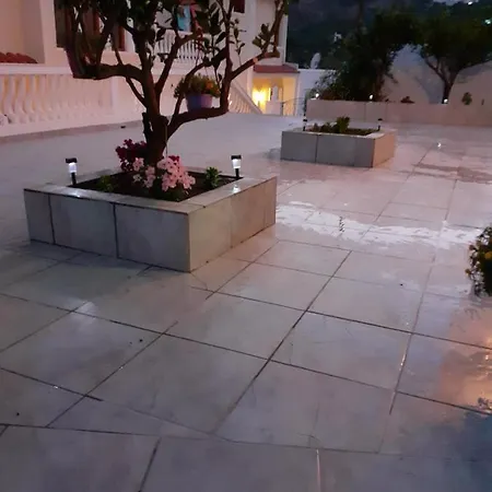 بيت للعطل Aperi Village House *