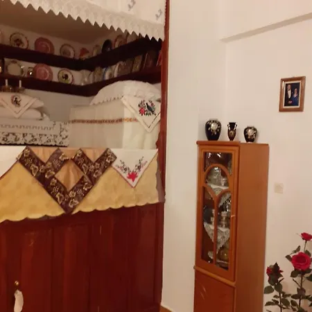 Aperi Village House Voládha